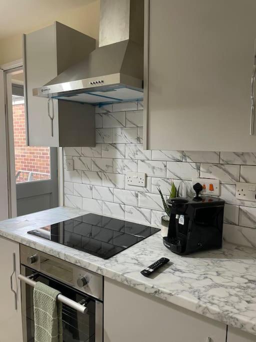 Modern 1 Bed Apartment In The City Centre Of Derby Exteriör bild