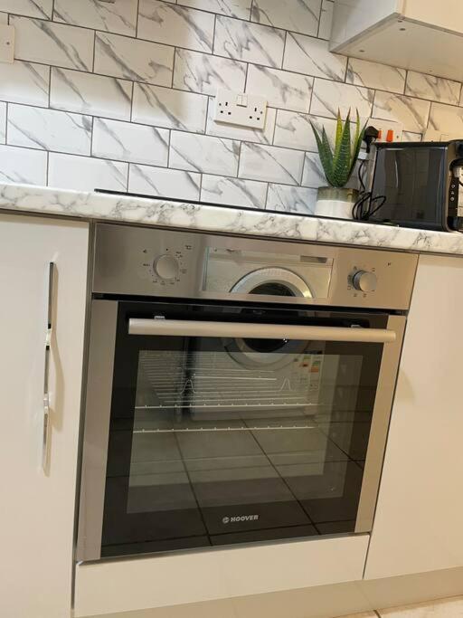Modern 1 Bed Apartment In The City Centre Of Derby Exteriör bild