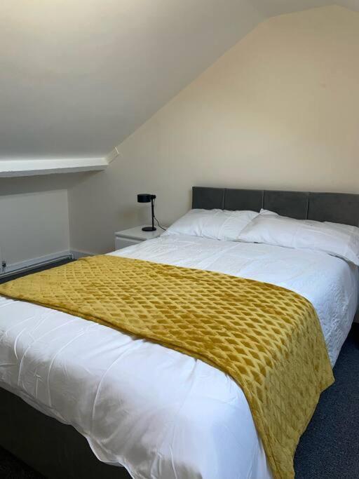 Modern 1 Bed Apartment In The City Centre Of Derby Exteriör bild