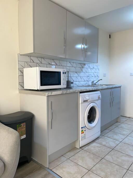 Modern 1 Bed Apartment In The City Centre Of Derby Exteriör bild