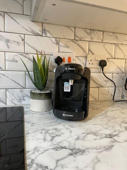 Modern 1 Bed Apartment In The City Centre Of Derby Exteriör bild