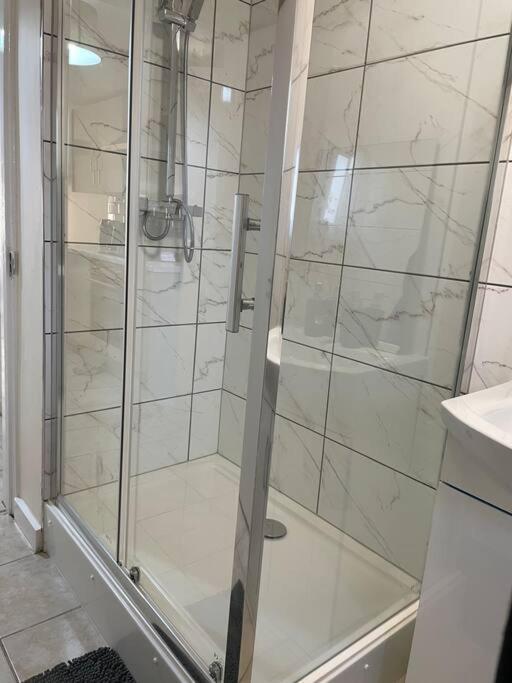 Modern 1 Bed Apartment In The City Centre Of Derby Exteriör bild